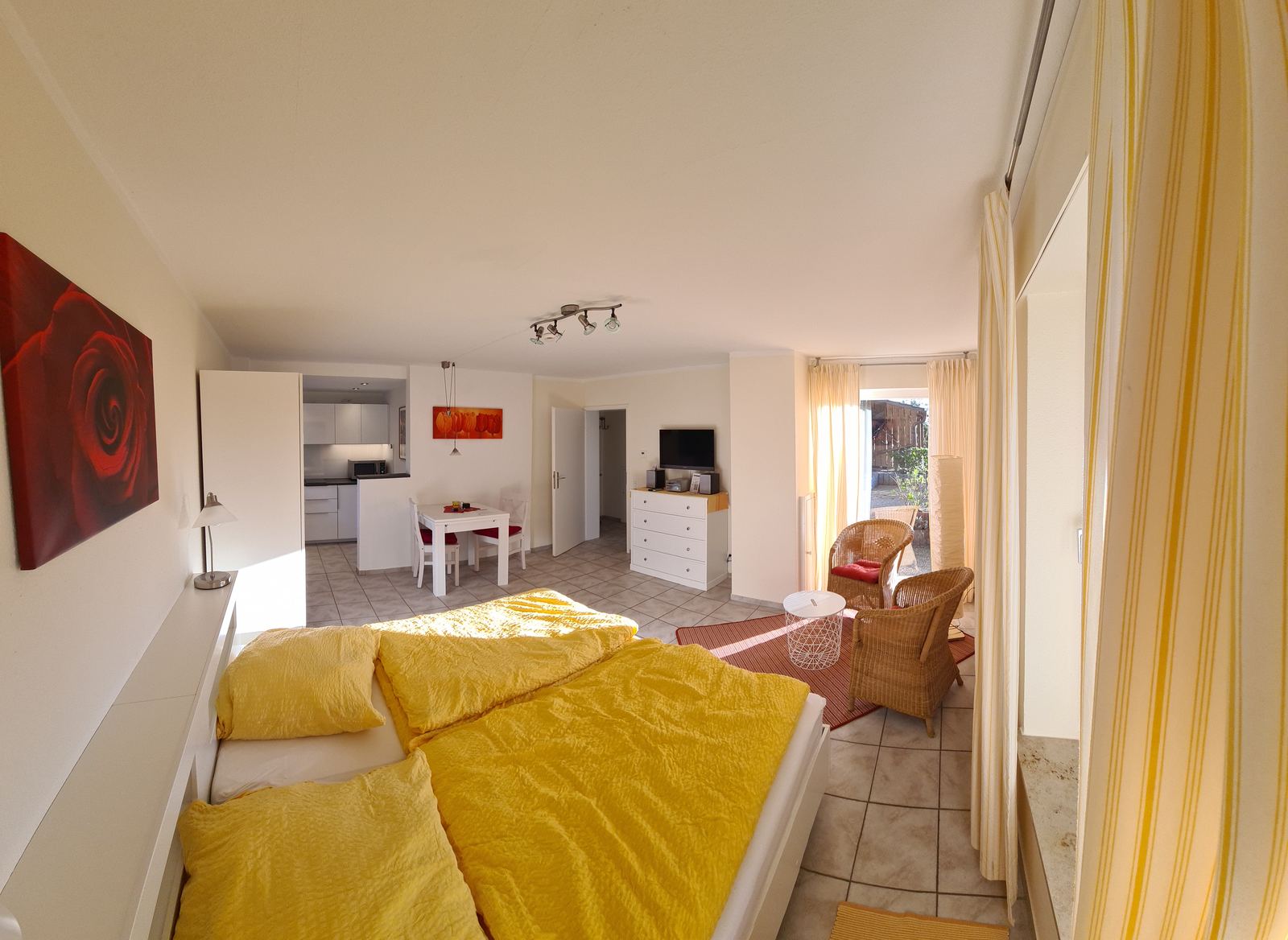 Appartement 1, Wohnbereich mit Terrassenzugang