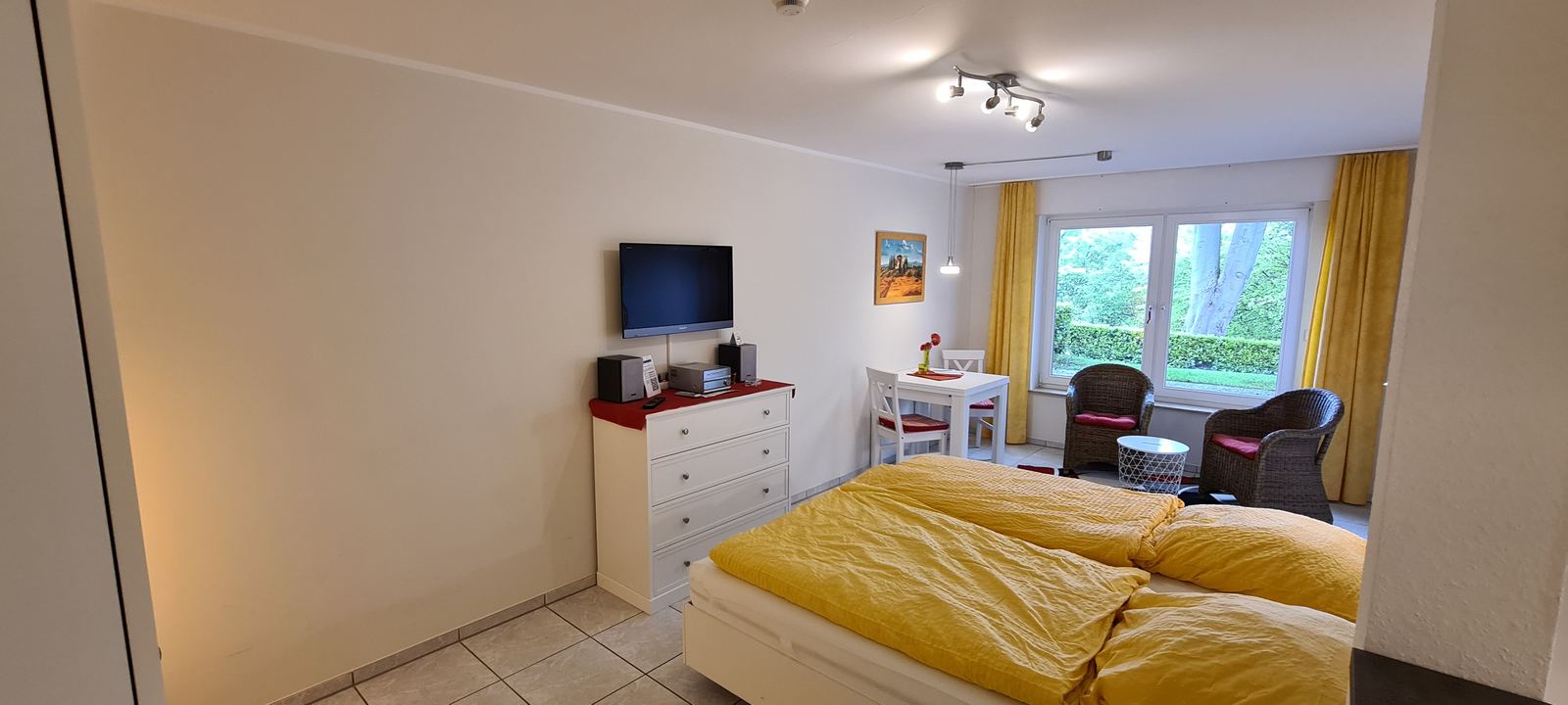 Appartement 2, Bettbereich mit Küche